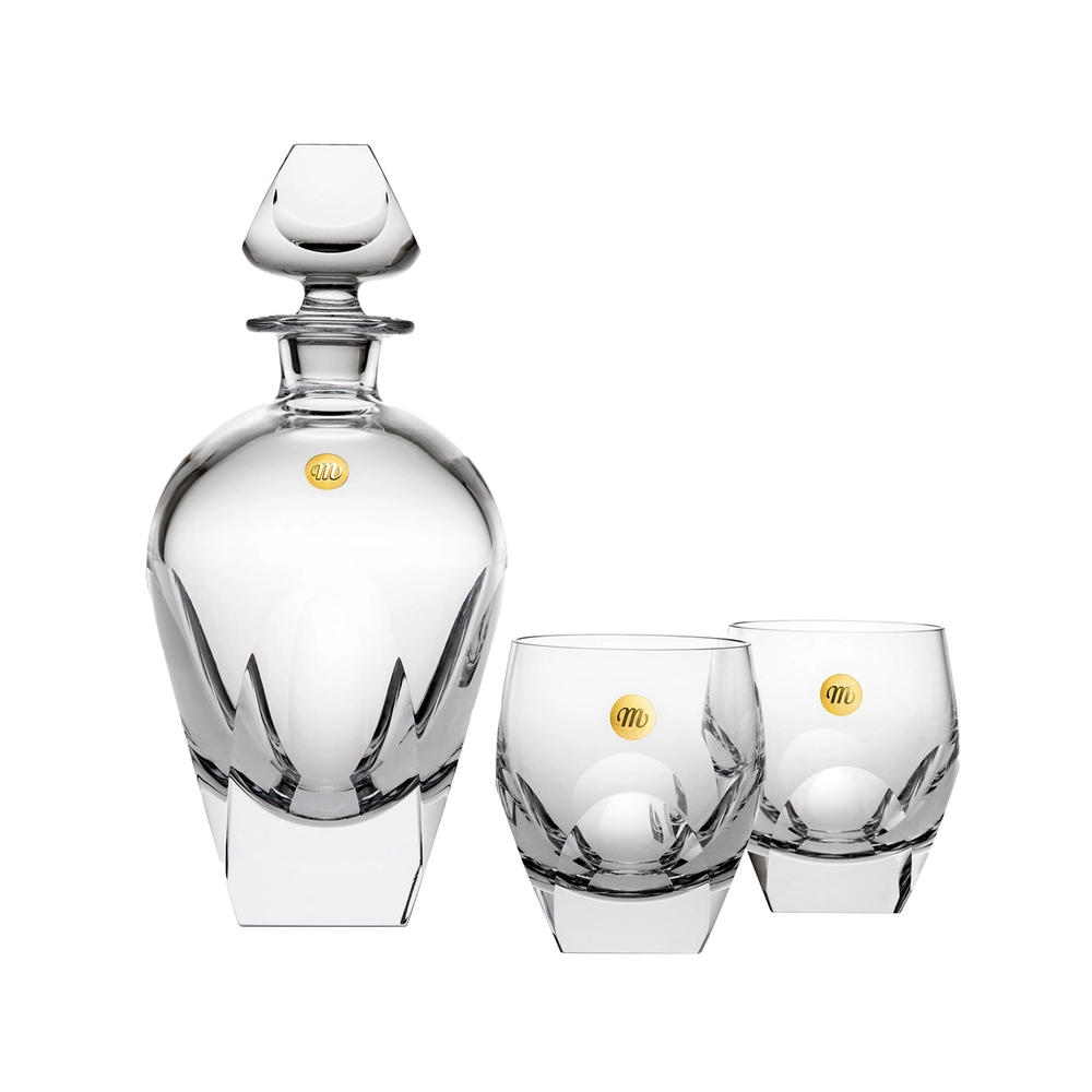Ensemble en authentique cristal de bohême taillé main, composé d'une carafe à whisky & ses 2 verres. Collection Bar de Moser, la plus prestigieuse & réputée cristallerie de Bohême.