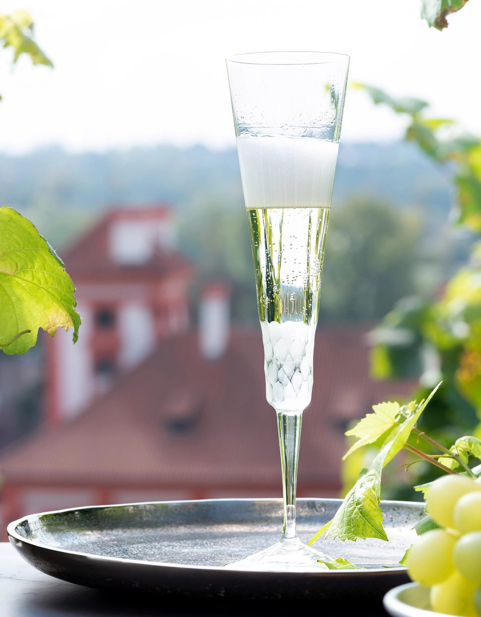 Flûte à champagne fumée 170ml en authentique cristal de bohême taillé main. Collection Fluent de Moser, la plus prestigieuse & réputée cristallerie de Bohême.