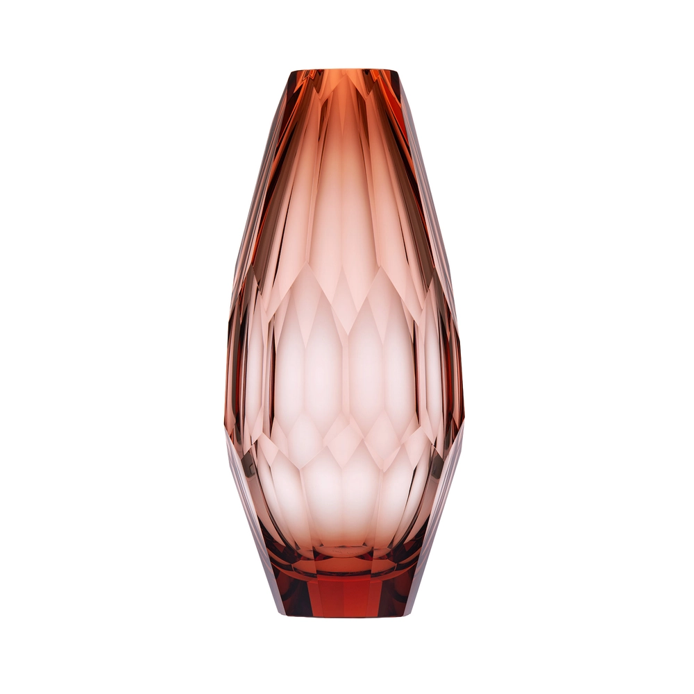 Vase 30cm, couleur rosalin, en authentique cristal de bohême taillé main. Collection Cubism de Moser, la plus prestigieuse & réputée cristallerie de Bohême.