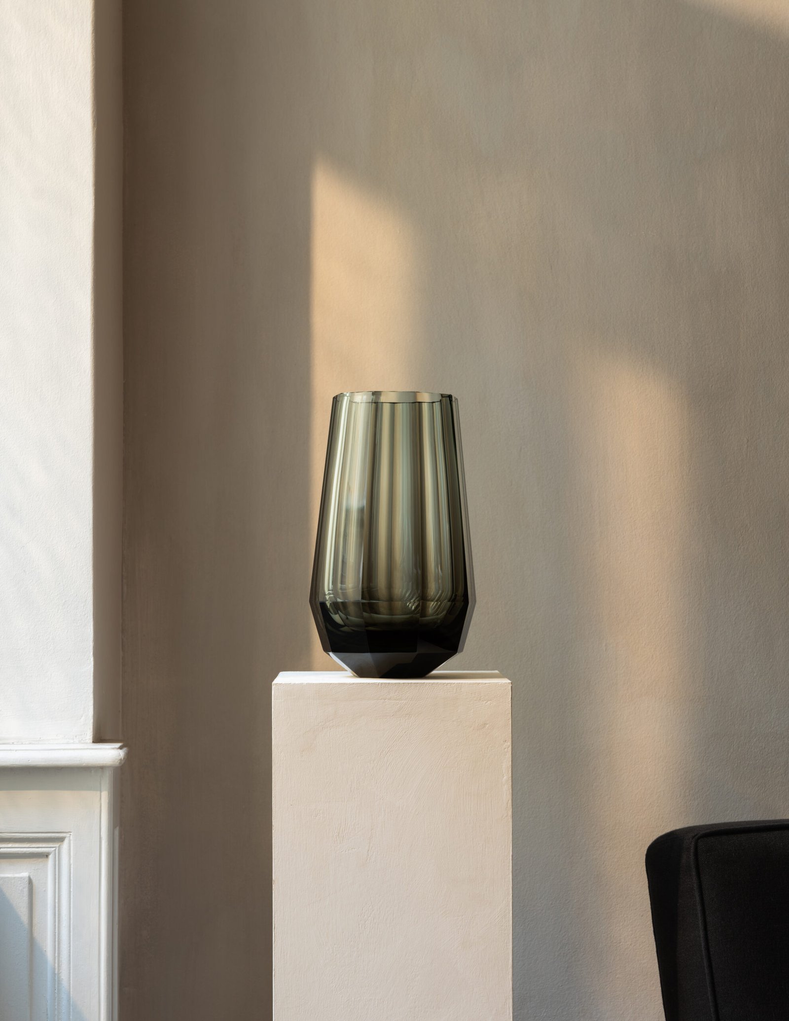 Vase Drop 31cm Béryl Fumé en Cristal de Bohême Taillé - Moser – Image 6