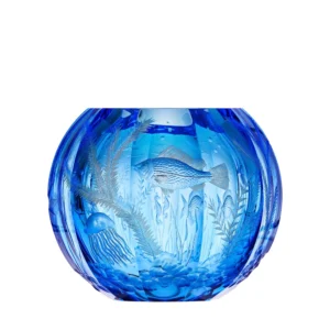 Vase Globe 20cm en authentique cristal de bohême taillé main, couleur aigue marine. Création de Moser, la plus prestigieuse & réputée cristallerie de Bohême.