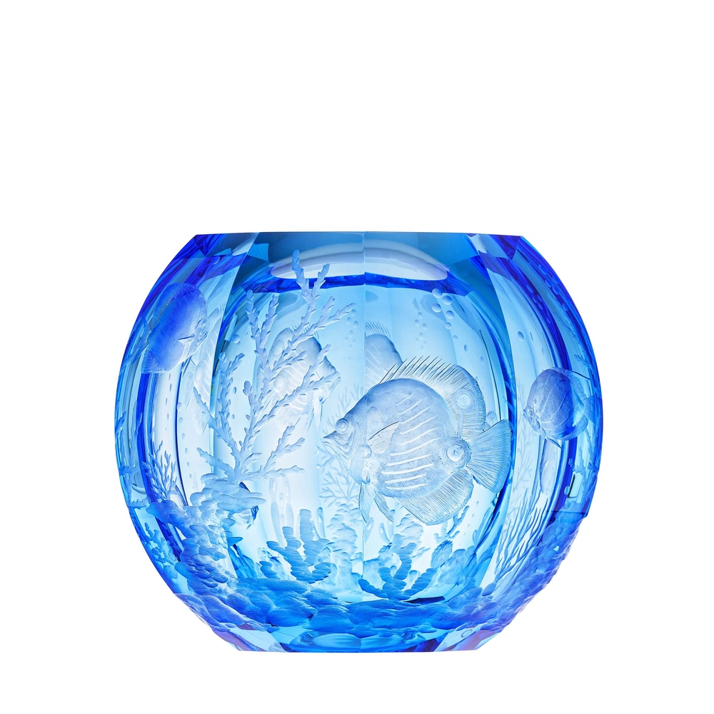 Vase Globe 20cm en authentique cristal de bohême taillé main, couleur aigue marine. Création de Moser, la plus prestigieuse & réputée cristallerie de Bohême.