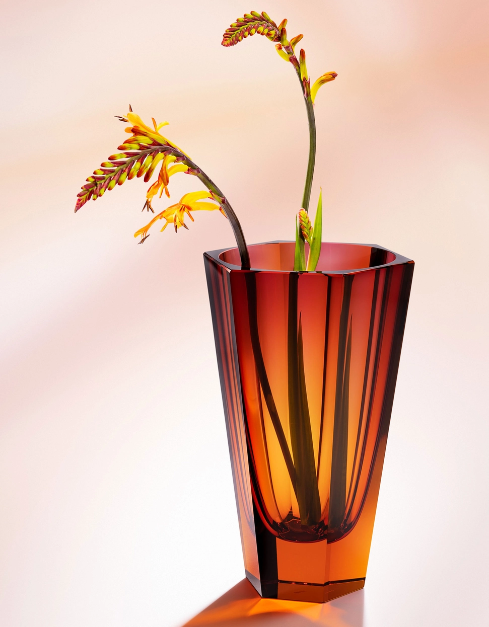 Vase Purity Topaz Rose 28cm en Cristal de Bohême Taillé - Moser – Image 2
