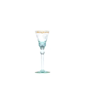 Verre à liqueur 50ml couleur béryl en authentique cristal de bohême taillé main, gravé artistiquement, et subtilement décoré avec de l'or 24 carats. Collection Paula de Moser, la plus prestigieuse & réputée cristallerie de Bohême.