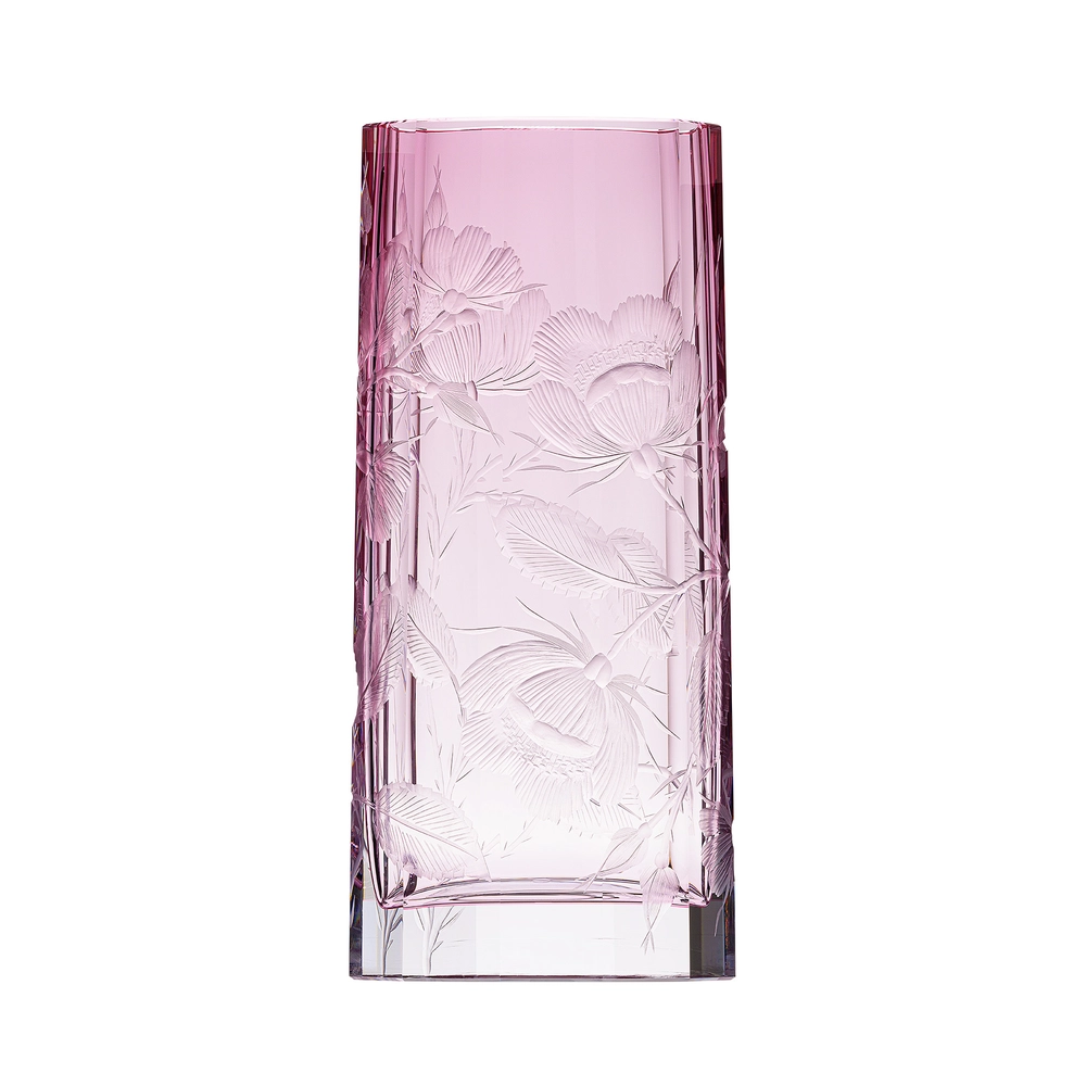 Vase Goddess rose 33cm, collection Art Nouveau, en authentique cristal de bohême taillé main, gravé d'un magnifique motif de roses. Création de Moser, la plus prestigieuse & réputée cristallerie de Bohême.